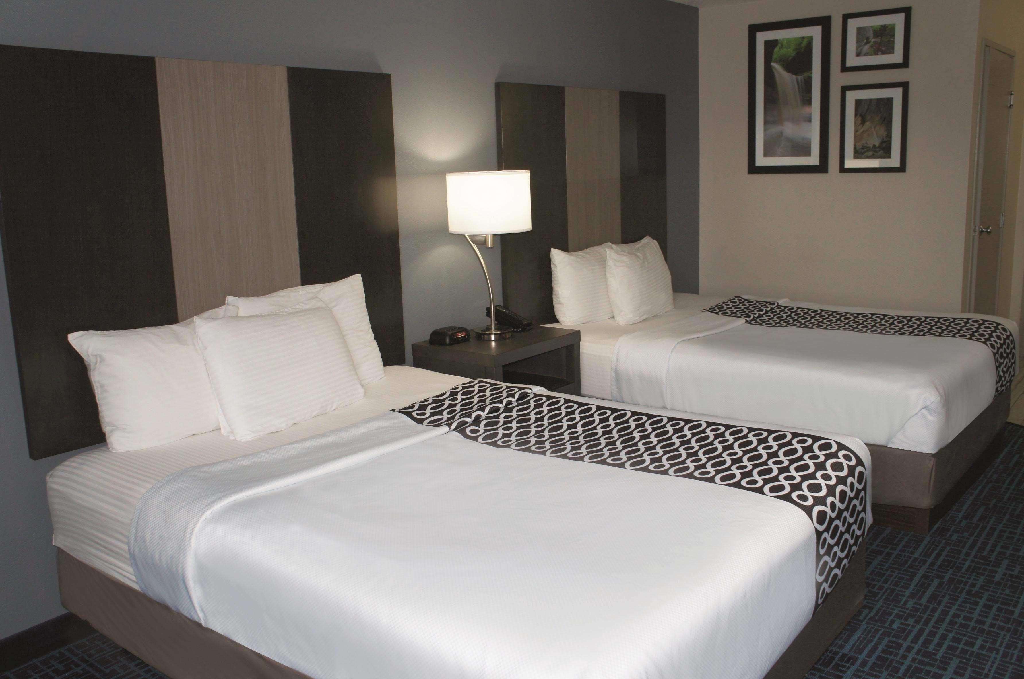La Quinta Inn & Suites By Wyndham Peru Starved Rock St Park Екстер'єр фото