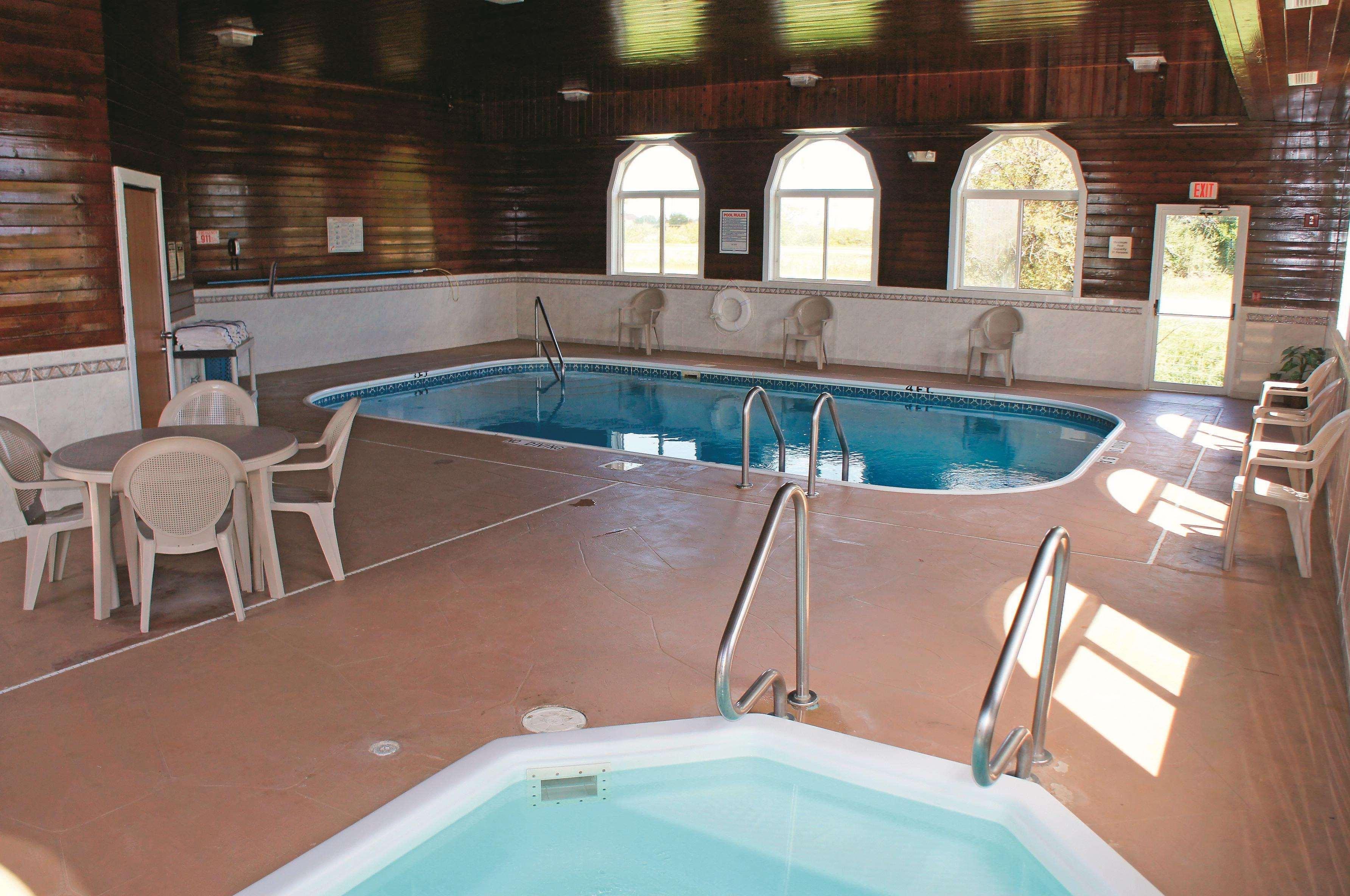 La Quinta Inn & Suites By Wyndham Peru Starved Rock St Park Екстер'єр фото