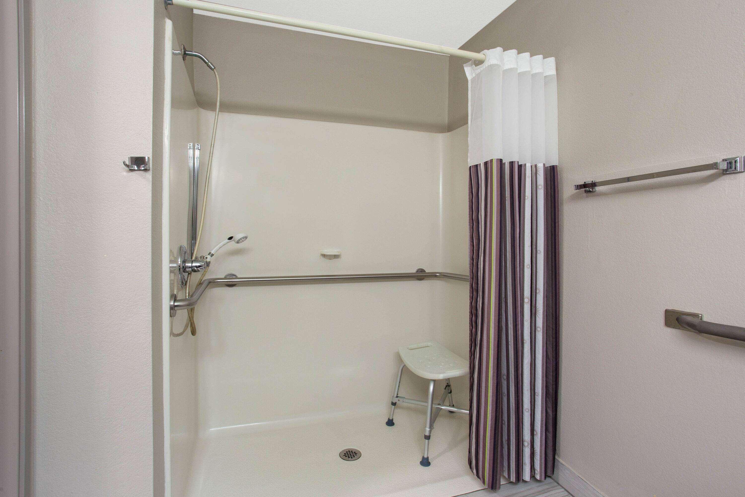 La Quinta Inn & Suites By Wyndham Peru Starved Rock St Park Екстер'єр фото
