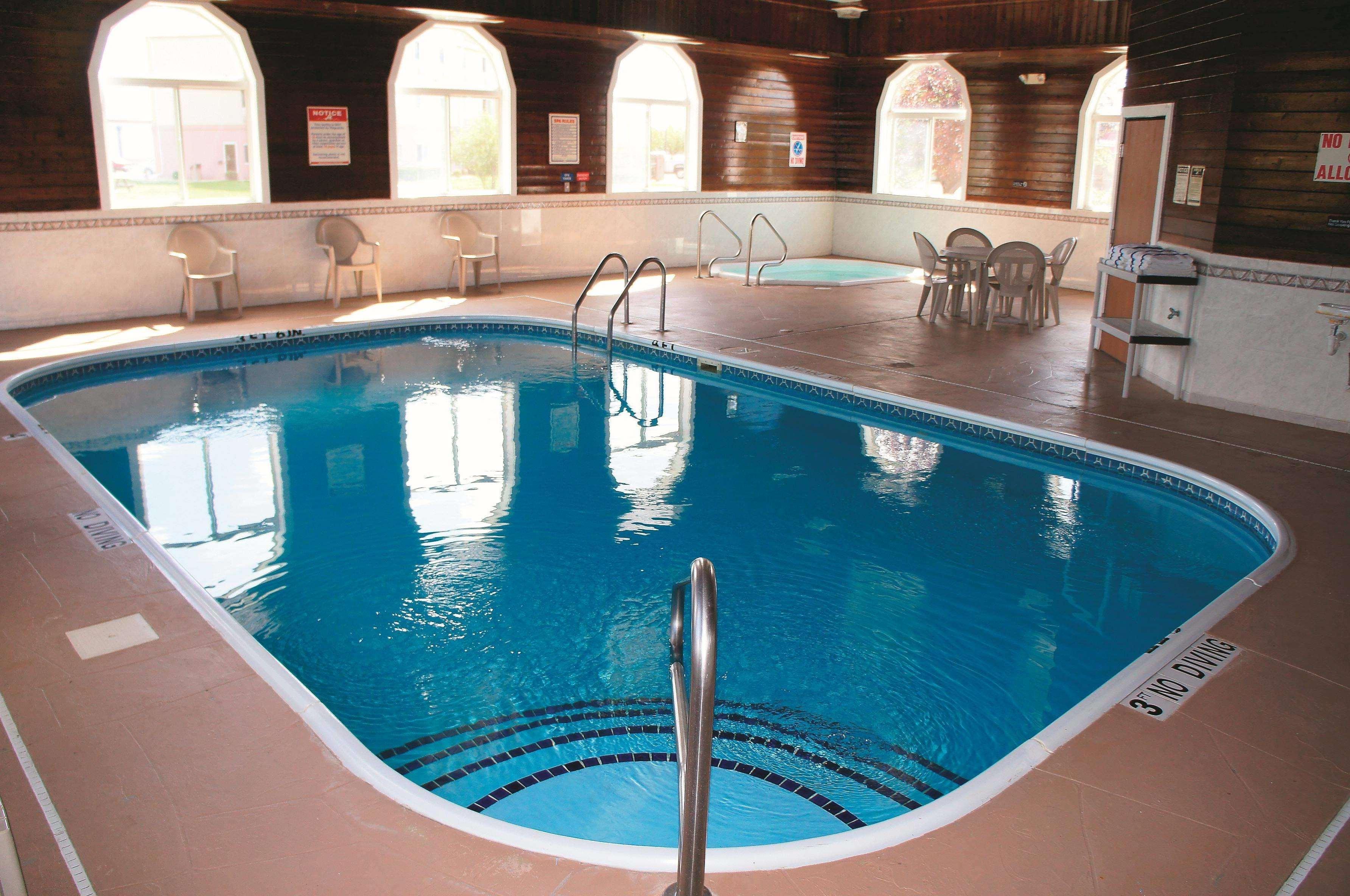 La Quinta Inn & Suites By Wyndham Peru Starved Rock St Park Екстер'єр фото