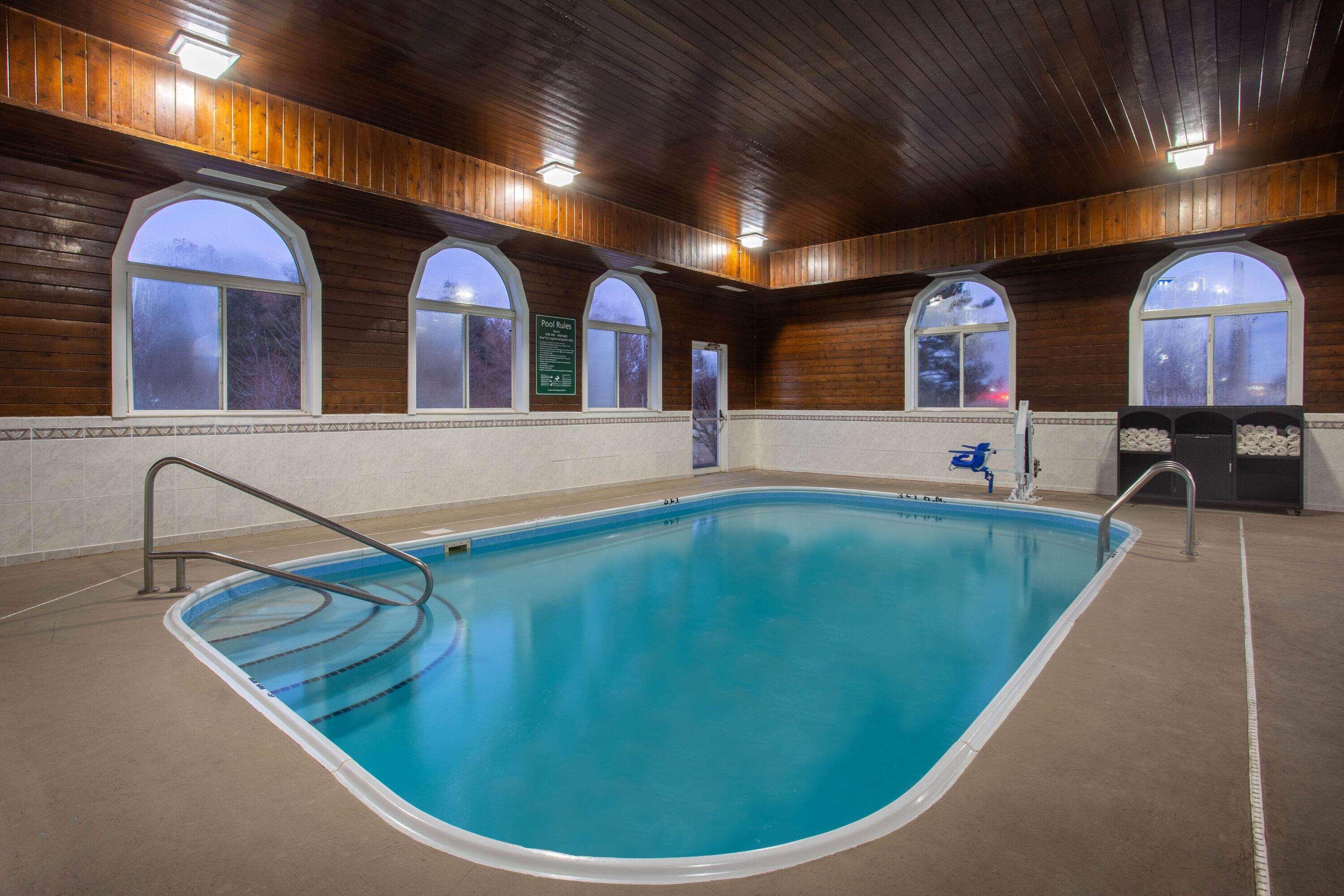 La Quinta Inn & Suites By Wyndham Peru Starved Rock St Park Екстер'єр фото