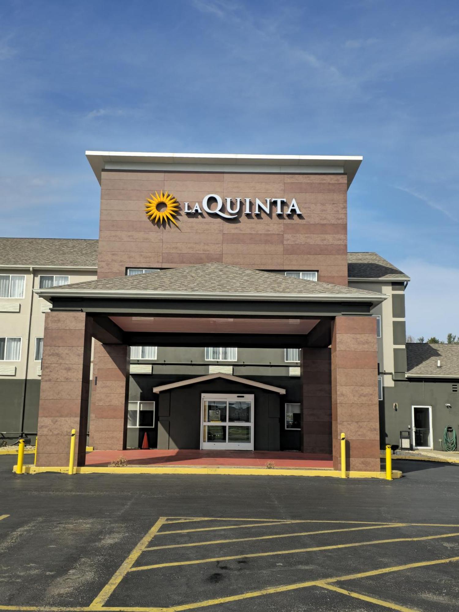 La Quinta Inn & Suites By Wyndham Peru Starved Rock St Park Екстер'єр фото