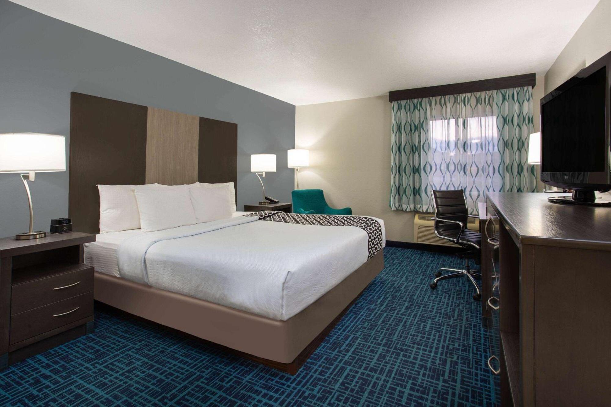 La Quinta Inn & Suites By Wyndham Peru Starved Rock St Park Екстер'єр фото