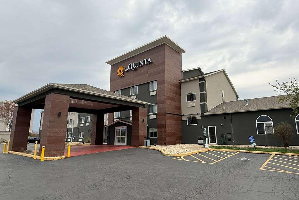 La Quinta Inn & Suites By Wyndham Peru Starved Rock St Park Екстер'єр фото