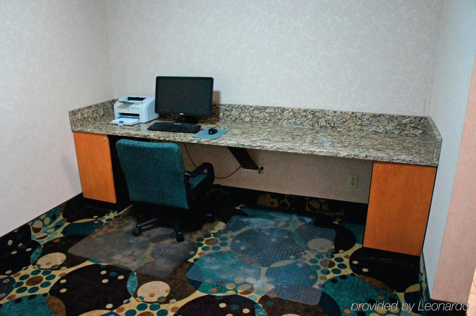 La Quinta Inn & Suites By Wyndham Peru Starved Rock St Park Екстер'єр фото